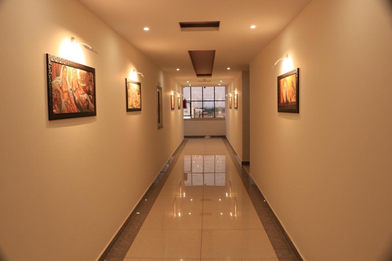 Hotel Viraj Residency Bhuj Bagian luar foto