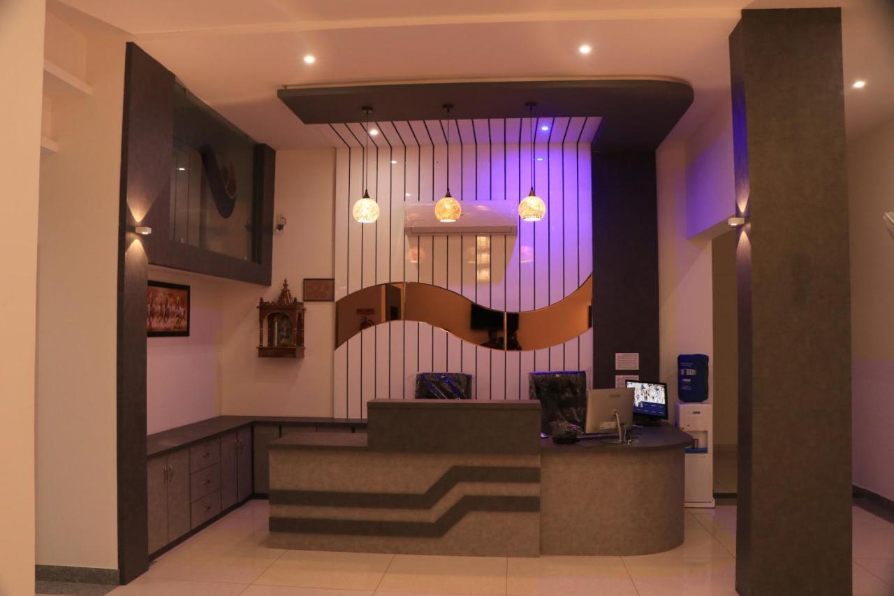 Hotel Viraj Residency Bhuj Bagian luar foto