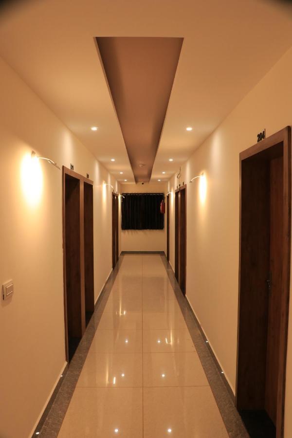 Hotel Viraj Residency Bhuj Bagian luar foto