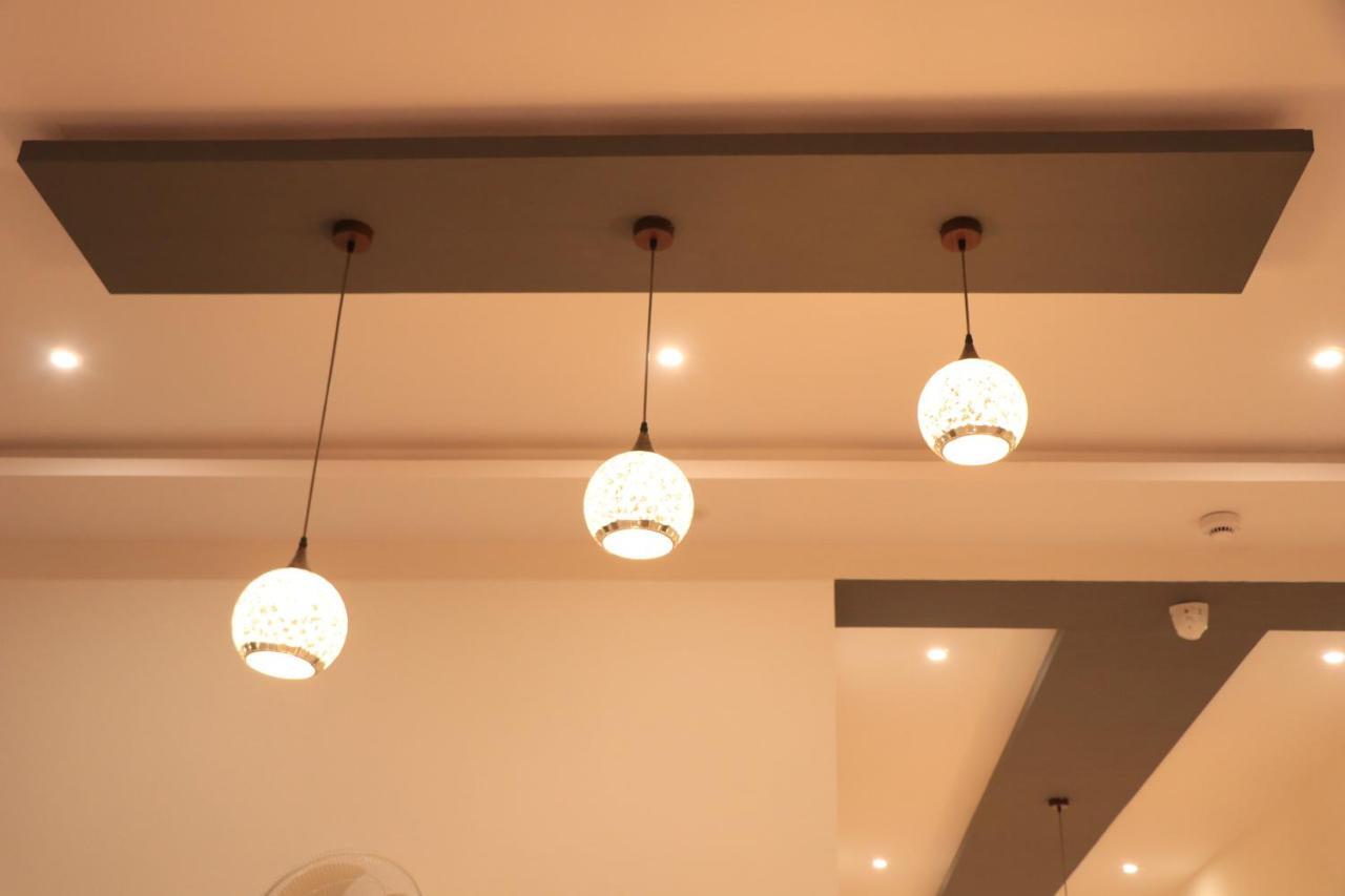 Hotel Viraj Residency Bhuj Bagian luar foto