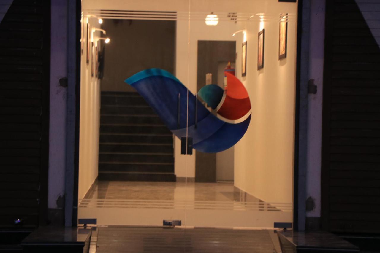 Hotel Viraj Residency Bhuj Bagian luar foto