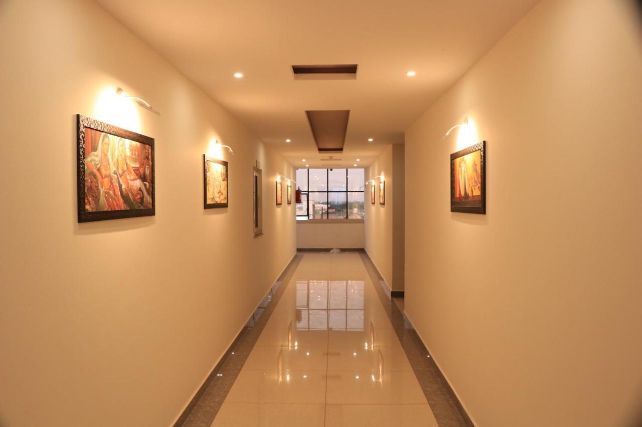 Hotel Viraj Residency Bhuj Bagian luar foto